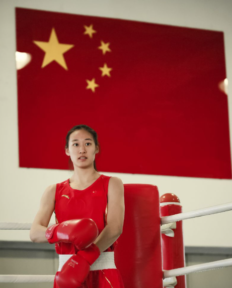 沉浸在九游娱乐app大厅的虚拟现实游戏之中